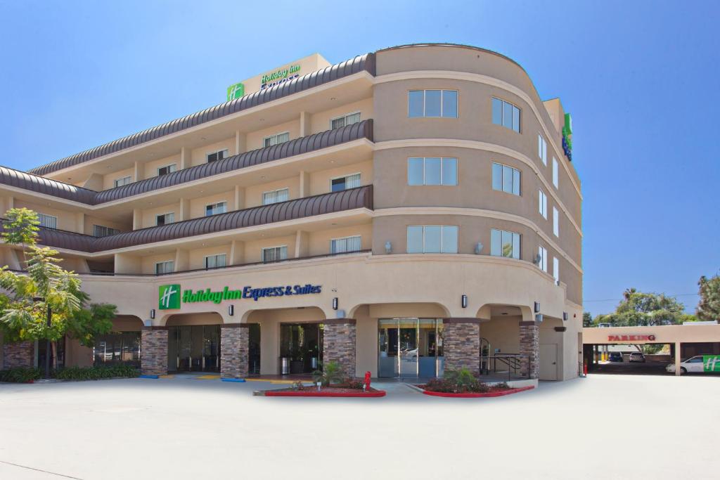 Holiday Inn Express & Suites Pasadena - Los Angeles, an IHG Hotel